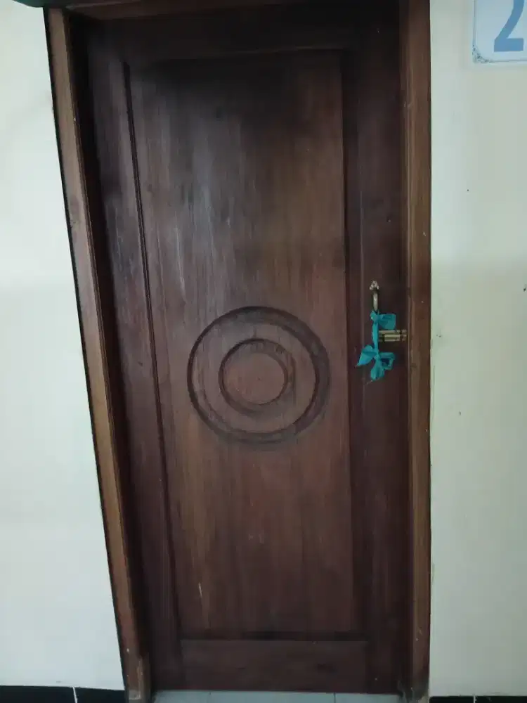 Pintu jati Asli Kuat kondisi sperti baru tinggal pasang