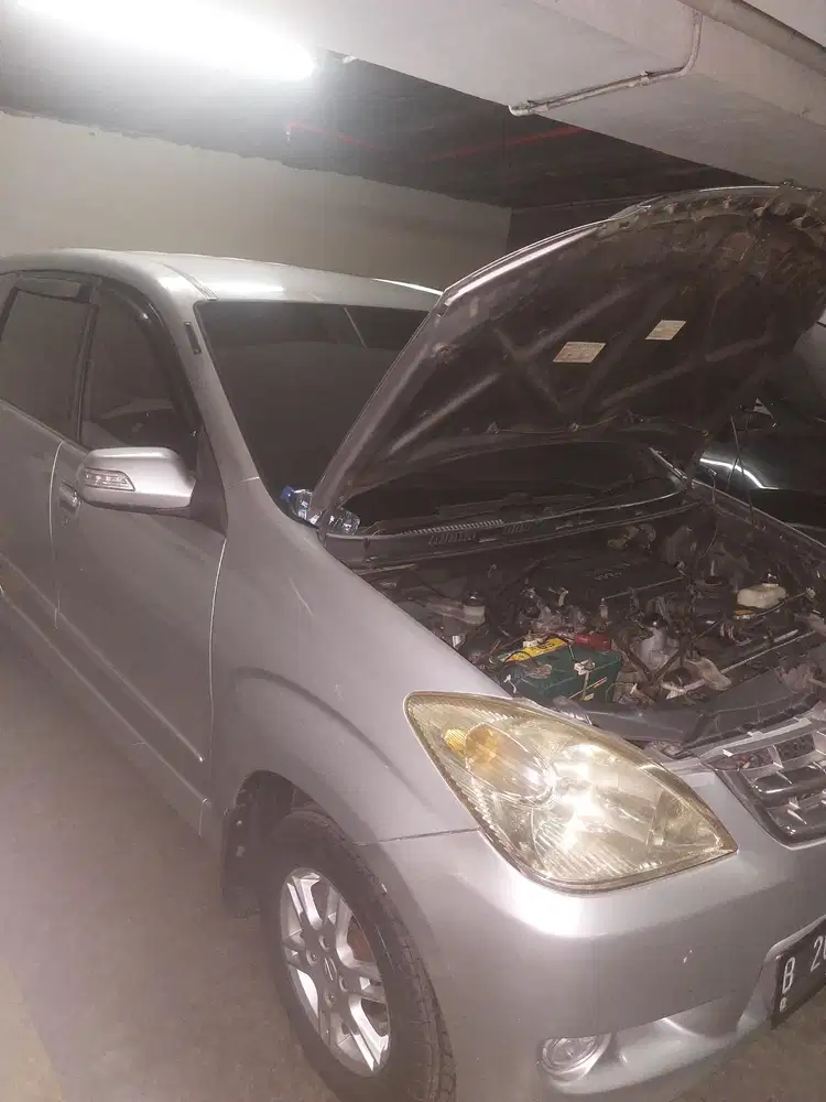 Daihatsu Xenia 2011 Bensin