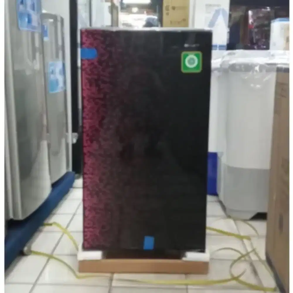 Kulkas Sharp 1 pintu dan mesin cuci sanken