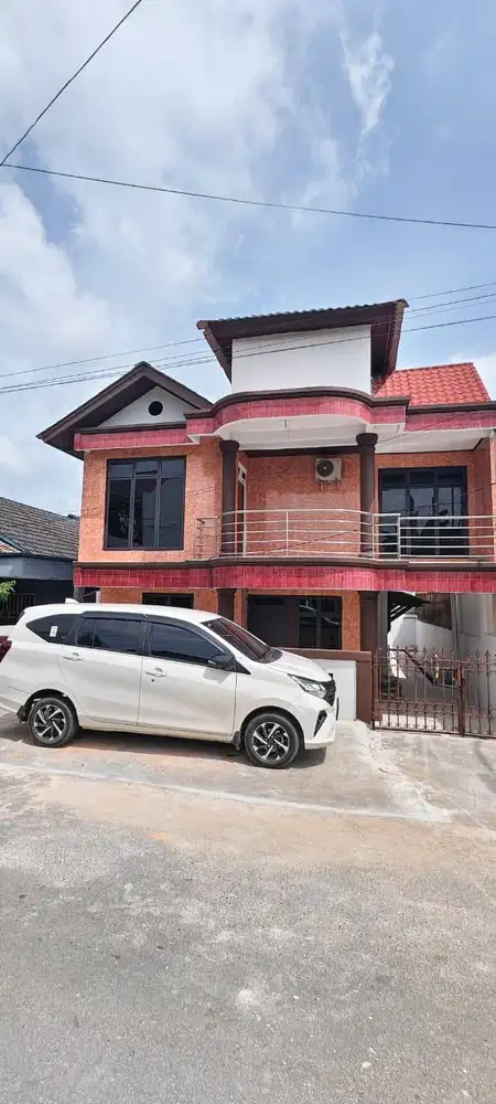DISEWAKAN RUMAH 2 LANTAI DI KOTA BATAM, SEKUPANG, TIBAN II