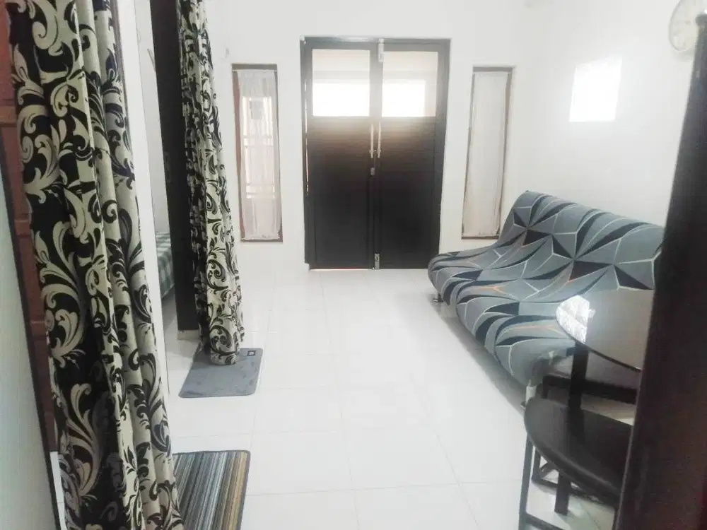 Disewakan Rumah minimalis dekat Mall Kokas. Let's book now!