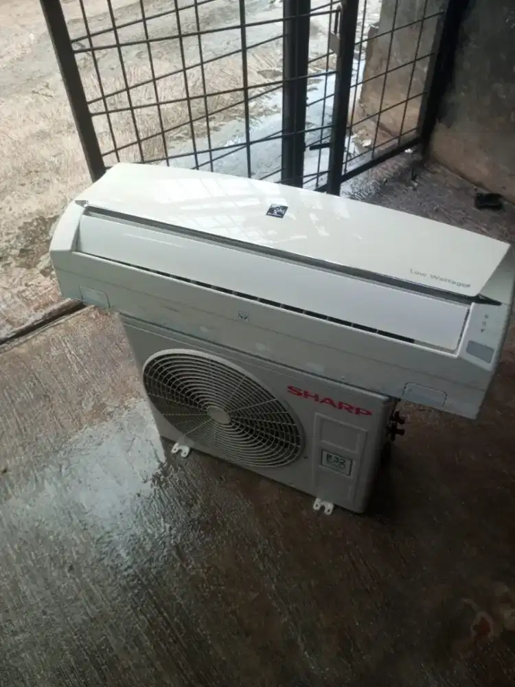 AC Sharp 1/2 pk r32 dingin