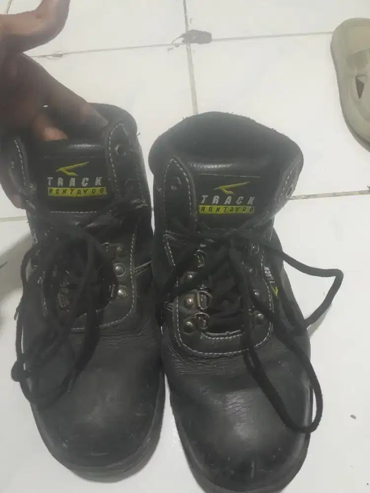 Sepatu safety TRACK RACKTAYOO