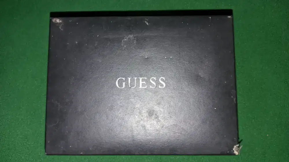 Jam tangan couple guess