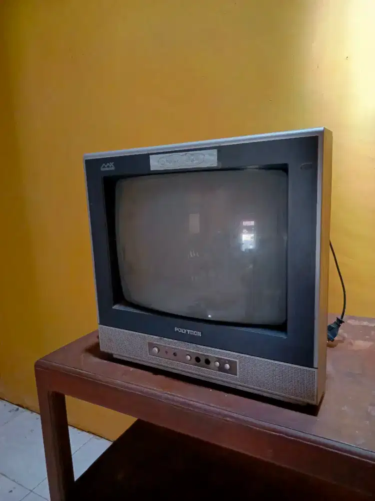 TV polytron tabung jadul mati