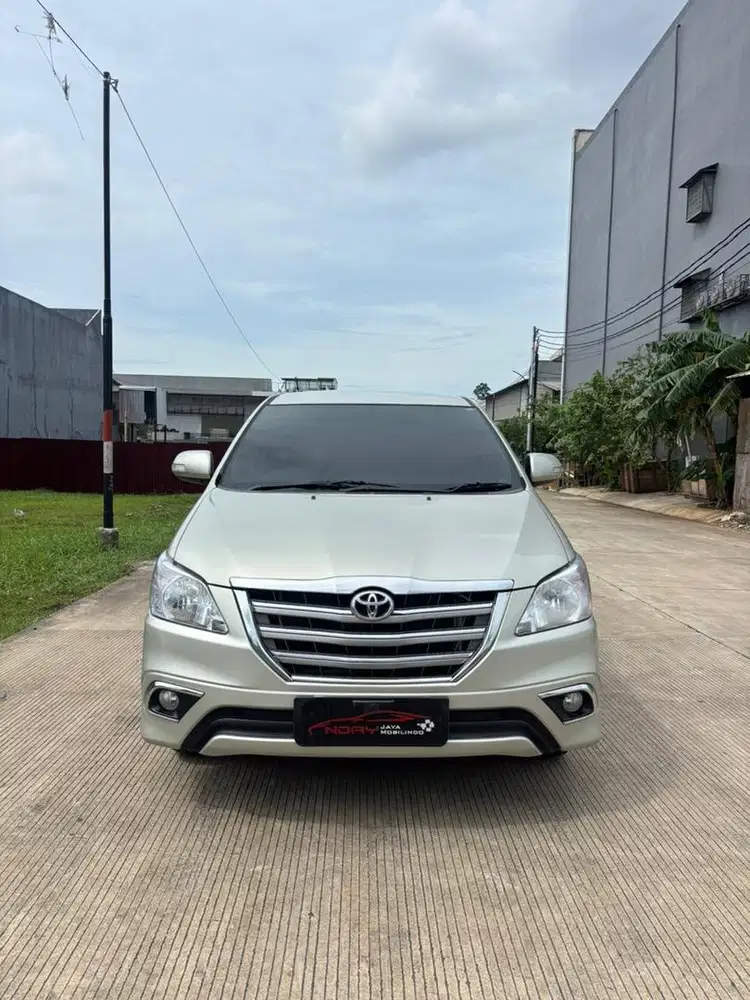 Toyota Innova 2.0 V 2014 Automatic ( Silver Metalik )