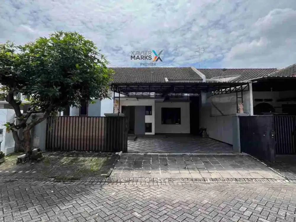 Dijual Rumah Minimalis Terawat Halaman belakang Luas Di Araya Golf Malang