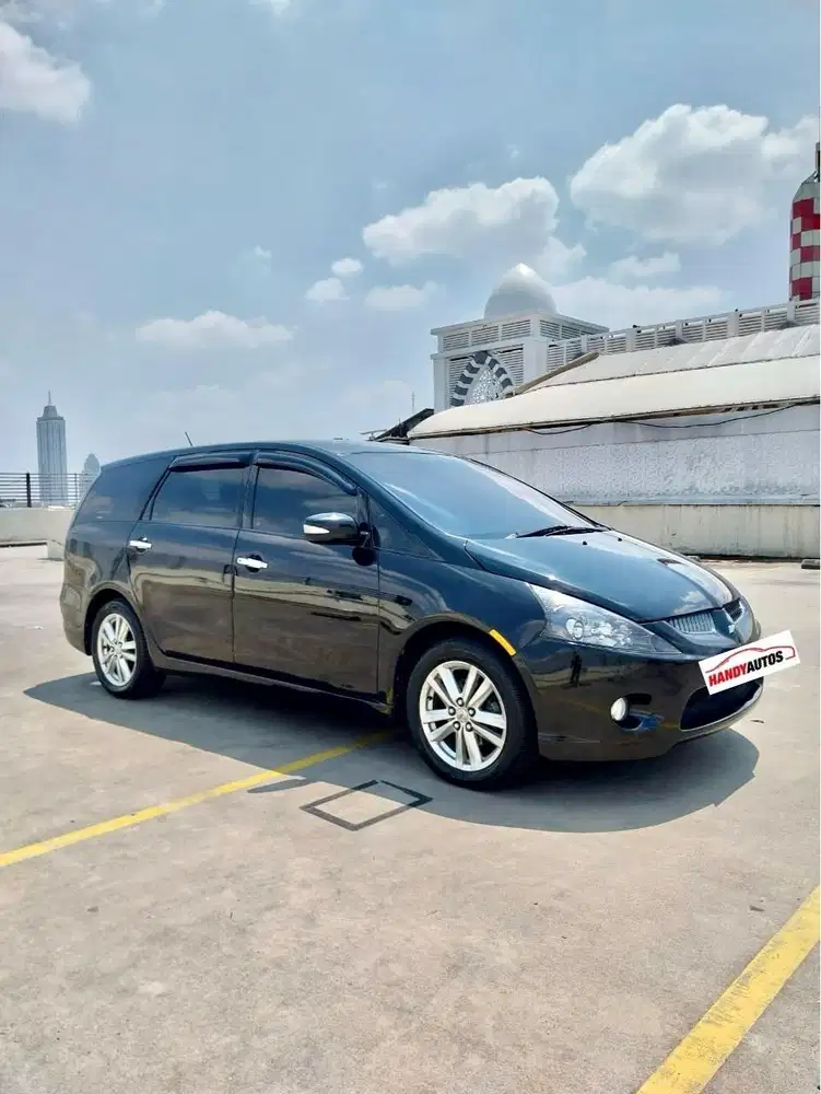 Mitsubishi Grandis 2.4 Tahun 2006 Automatic Hitam