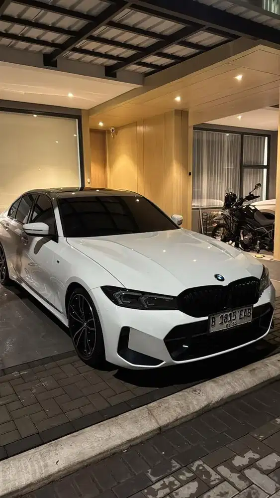 Bmw 330i ( NIK 2024 )