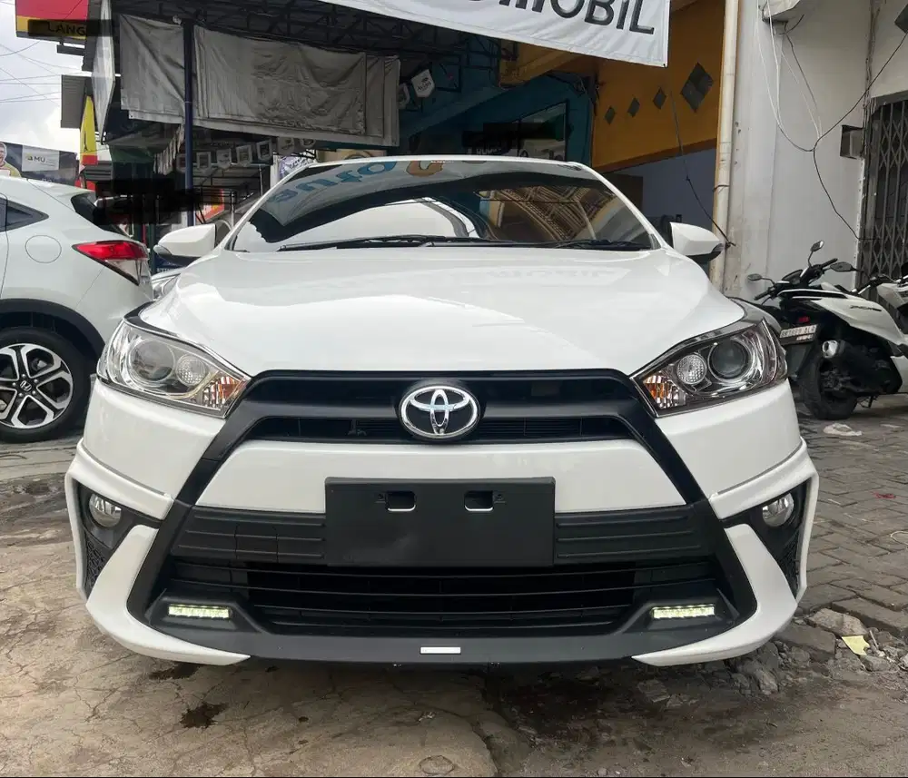 (TDP 16 JUTA!) Toyota All New Yaris 1.5 S Manual TRD Putih 2017