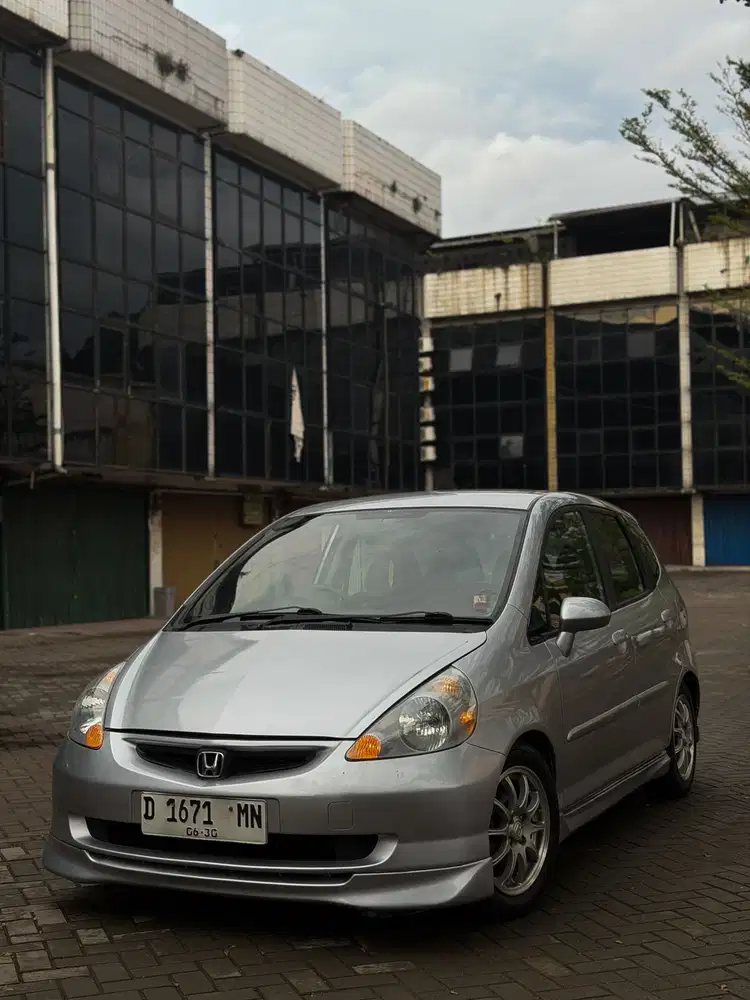 Honda Jazz VTEC Sporty AT 2005 Fullset pajak isi mobil pribadi mulus