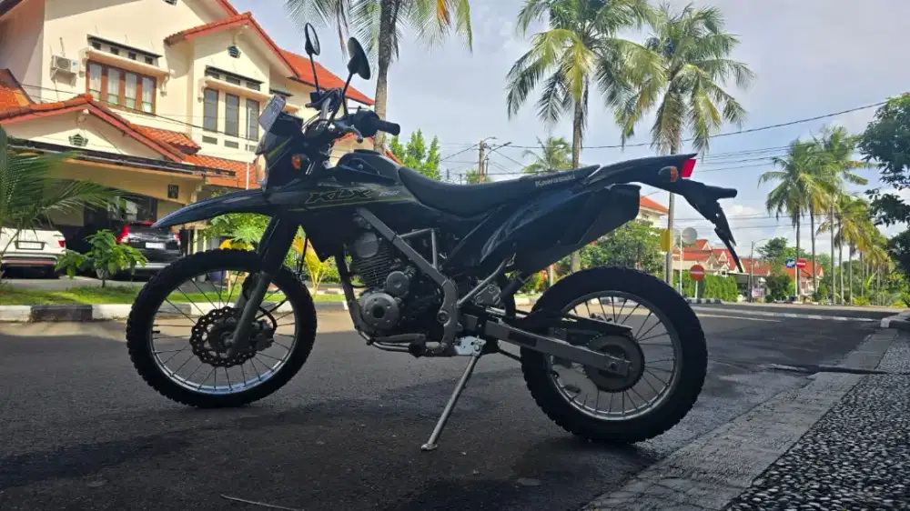 Kawasaki KLX 150 Tahun 2021 KM 2rban asli