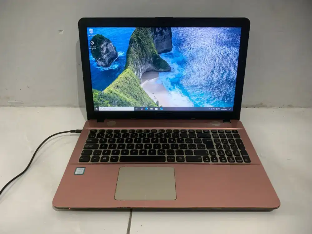 Laptop Asus X451UAR
Processor Intel Core i5-7200u