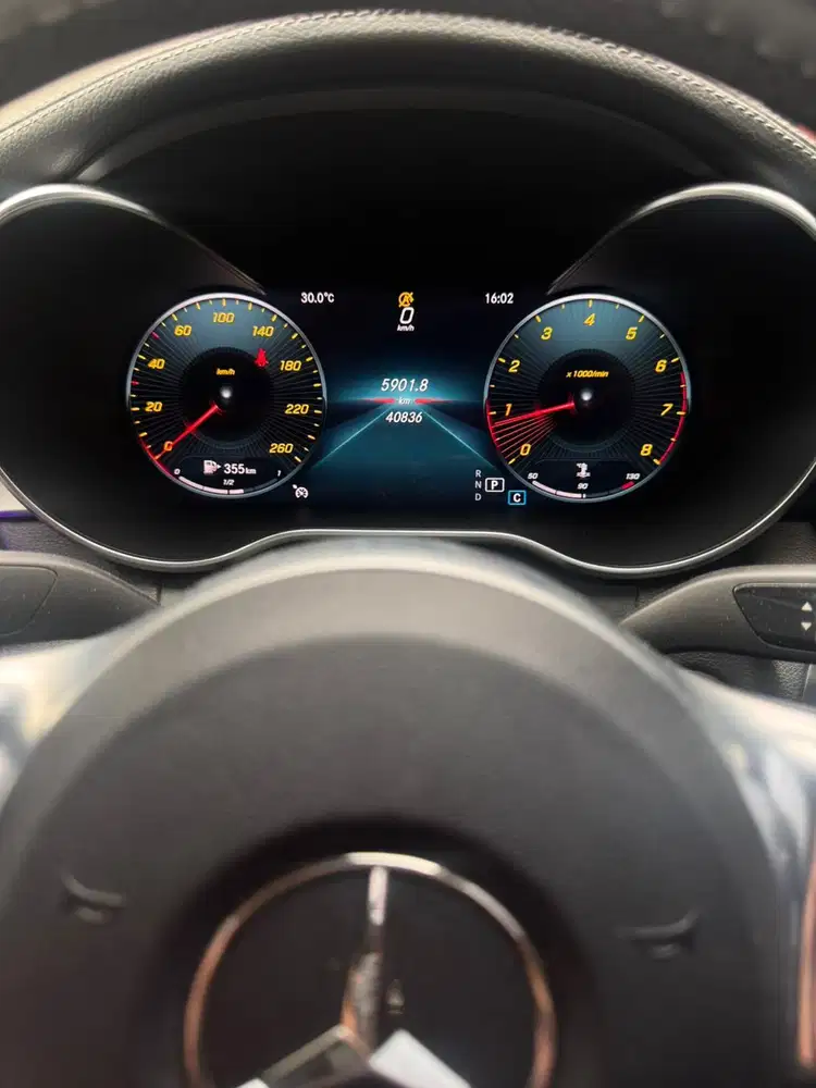 Mercedes-Benz C300 AMG Line Facelift 2019 Putih - KM 40rb, Istimewa