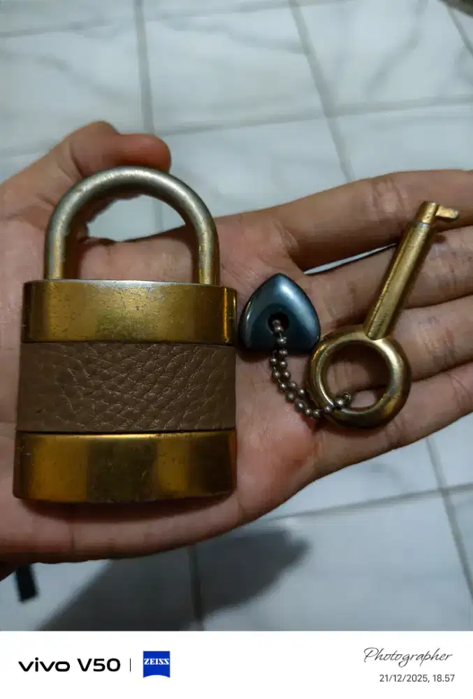 Gembok Vintage Chloe Paddington