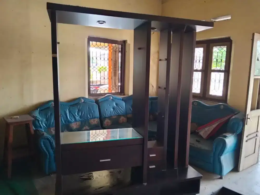 Bufet pemisah Ruang Tamu