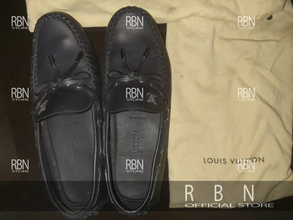 Di jual sepatu pria Louis Vuitton Hockenheim Moccasin