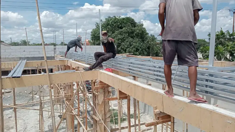 Tukang renovasi dan perbaikan atap bocor