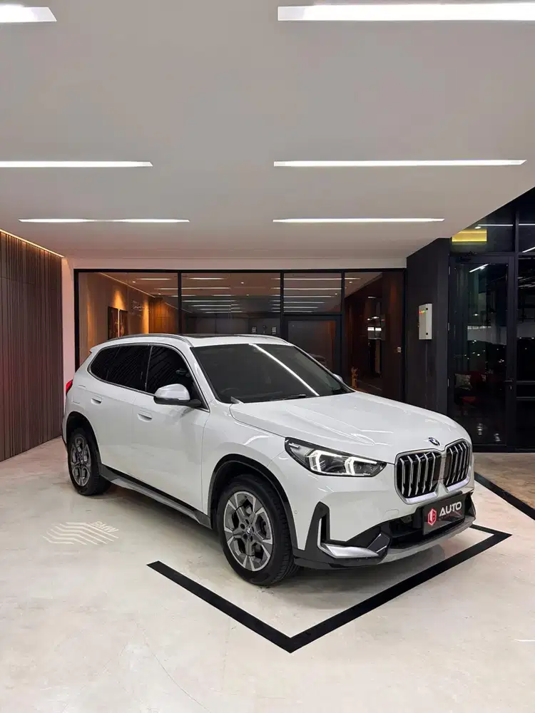 BMW X1 sDrive18i 2025 Putih Km8rb B2139PIO Panoramic Nik 2024