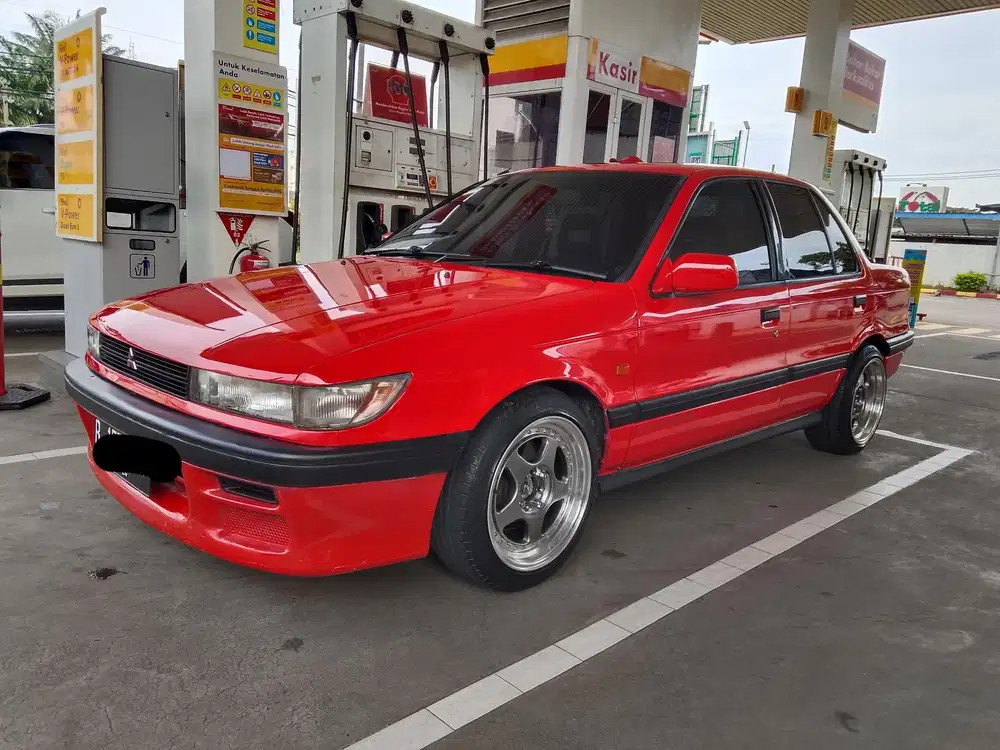 Mitsubishi Lancer 1989 Bensin