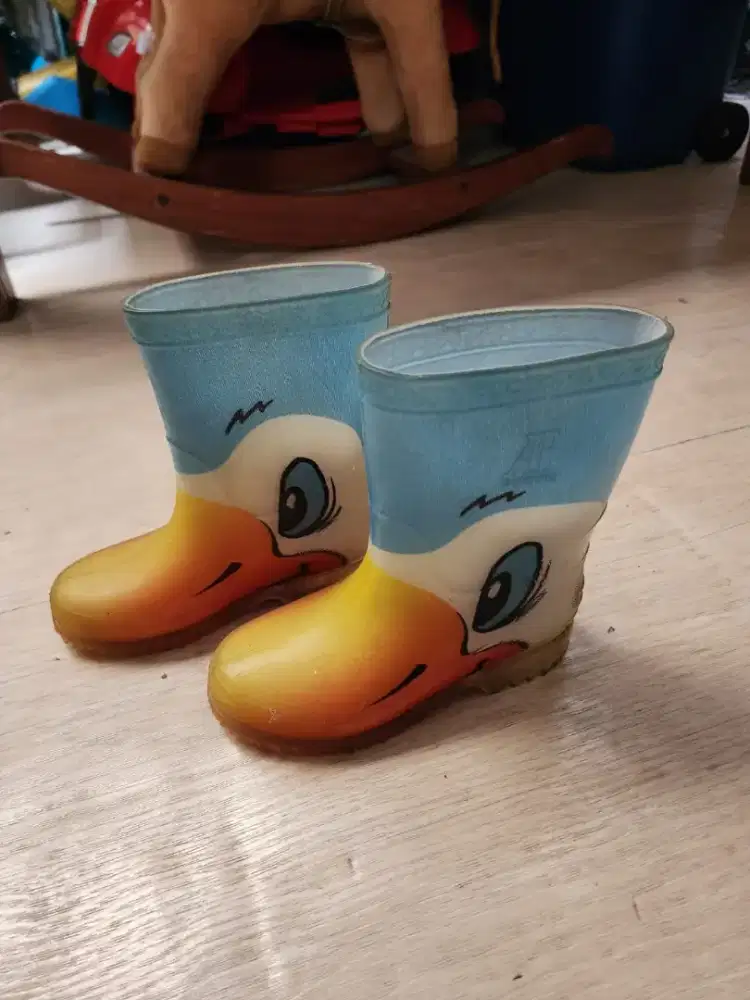 Sepatu boots / sepatu hujan