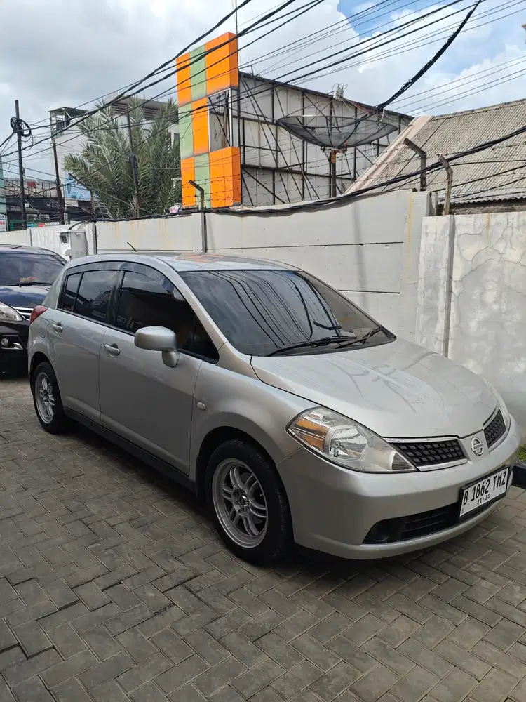 Nissan Latio 2008 Bensin