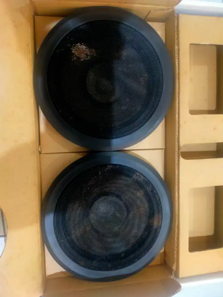 4 Buah Speaker Mobil Toyota Kijang