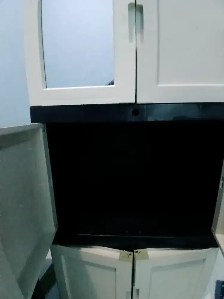 Lemari 3 susun dan rak 4 susun