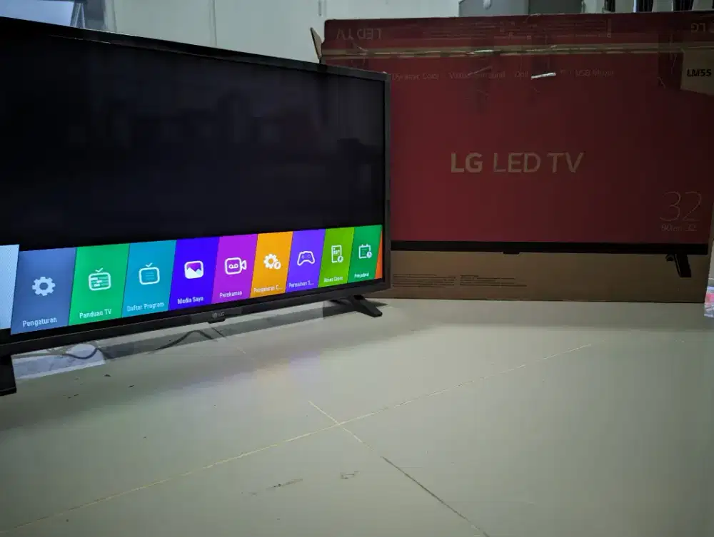 jual TV second LG LED tv 32 INCH seri LM55