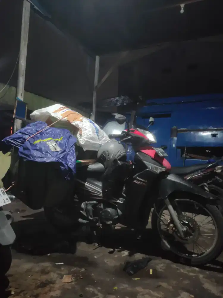 Jasa pengantaran orang dan barang