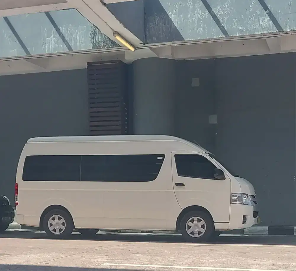 Melayani  Sopir Panggilan (Serving Call Drivers)