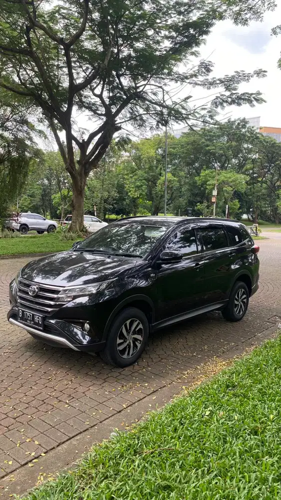 RUSH G AT 2022 HITAM