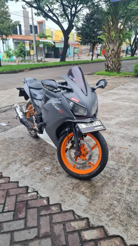 Honda CBR150 Tahun 2015