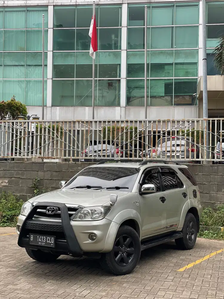 TOYOTA FORTUNER G 2.7 AT LUXURY TRD S ORIGINAL