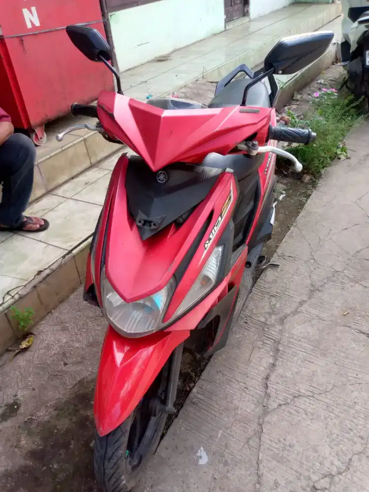 Saya lagi butuh pekerjaan jadi sopir pribadi bekerja dengan baik