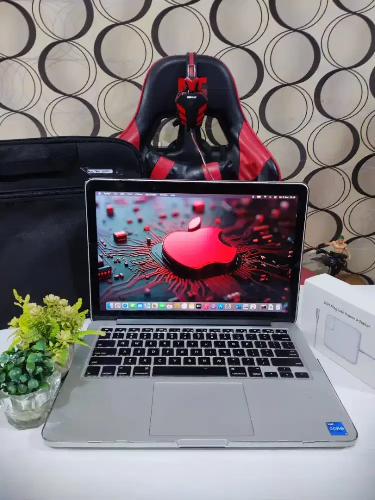 Macbook Pro RETIN A1502 RAM 8GB SSD [Premium]