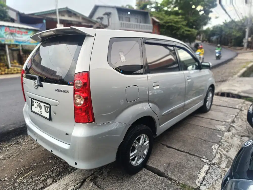 Daihatsu Xenia 2010 Bensin