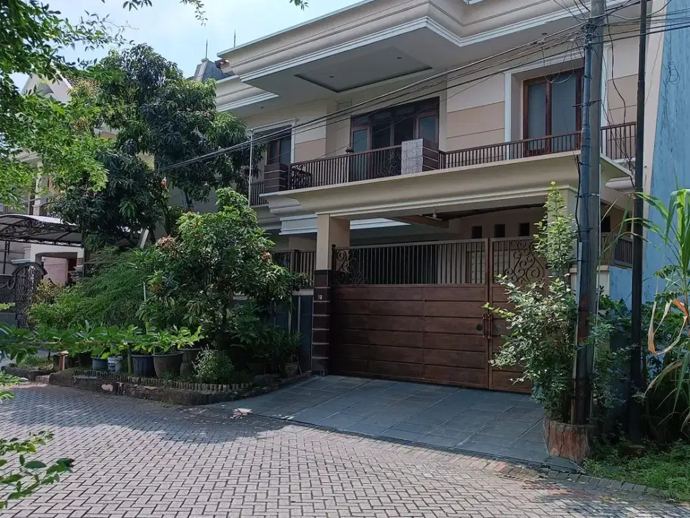 DIJUAL RUMAH  ARAYA 1  row jalan lebar