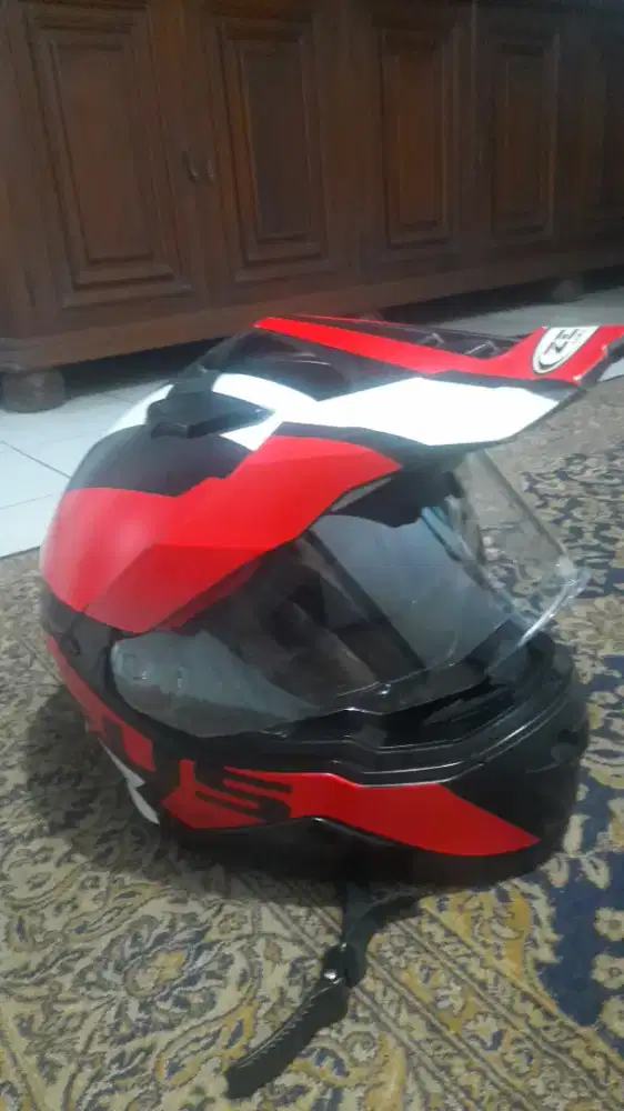 Helm zeus cross ukuran L