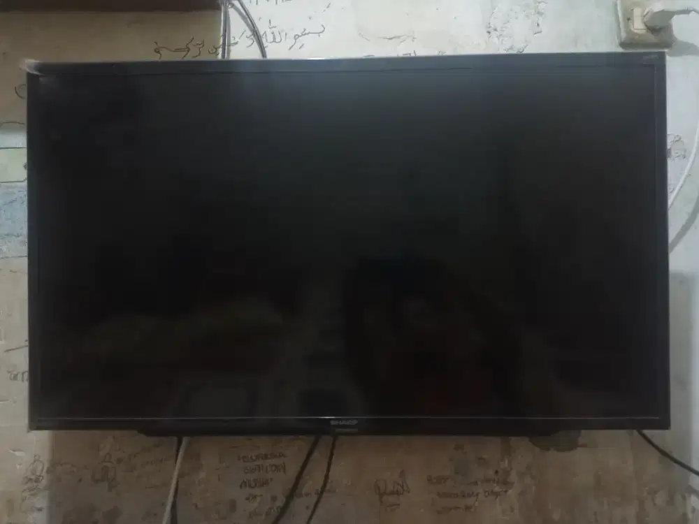 SHARP 32 LED DIGITAL