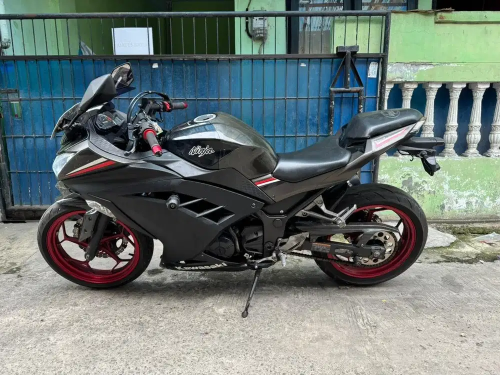 Kawasaki Ninja 250 ABS thun 2016 mesin halus jozz siap gas gan.