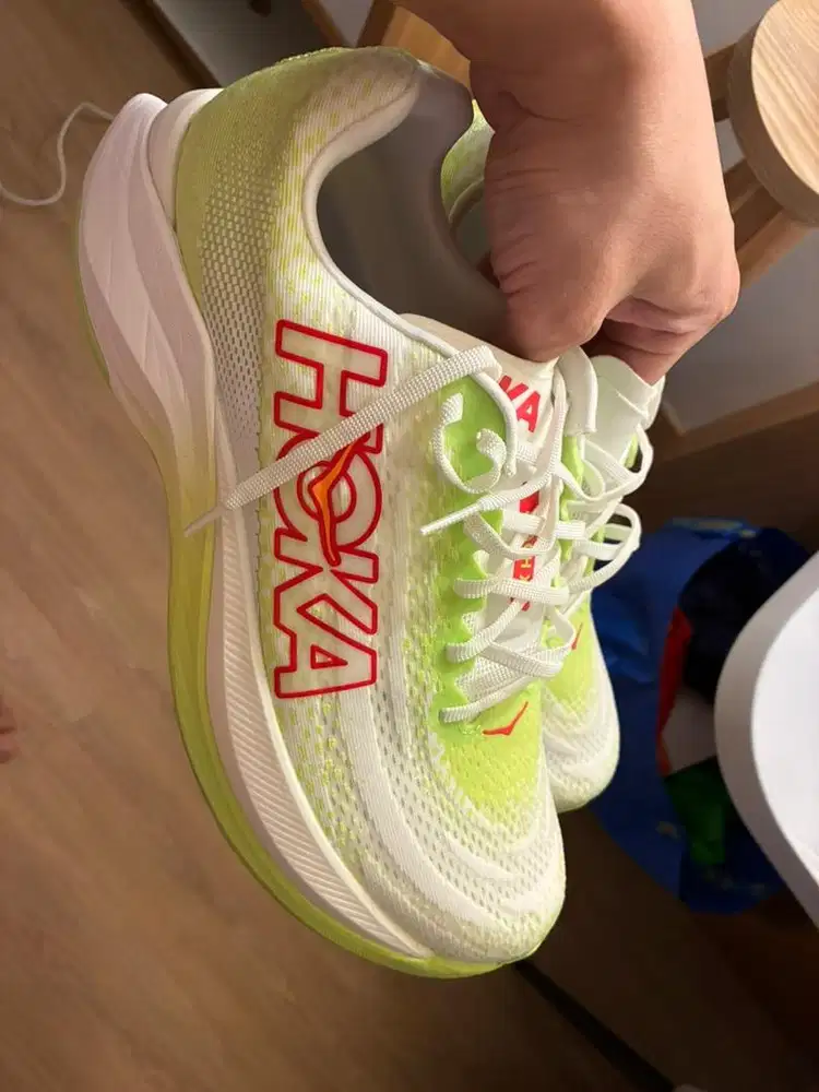 Hoka Tecton Sepatu Lari