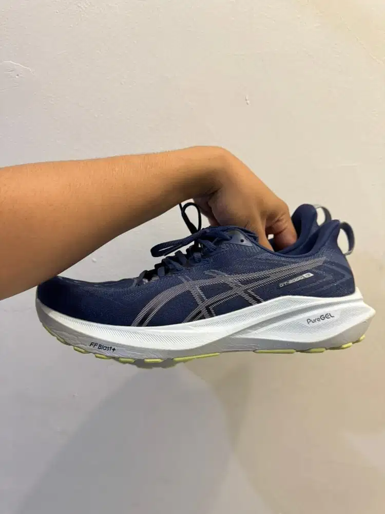 Asics GT 2000 13 size 44,5