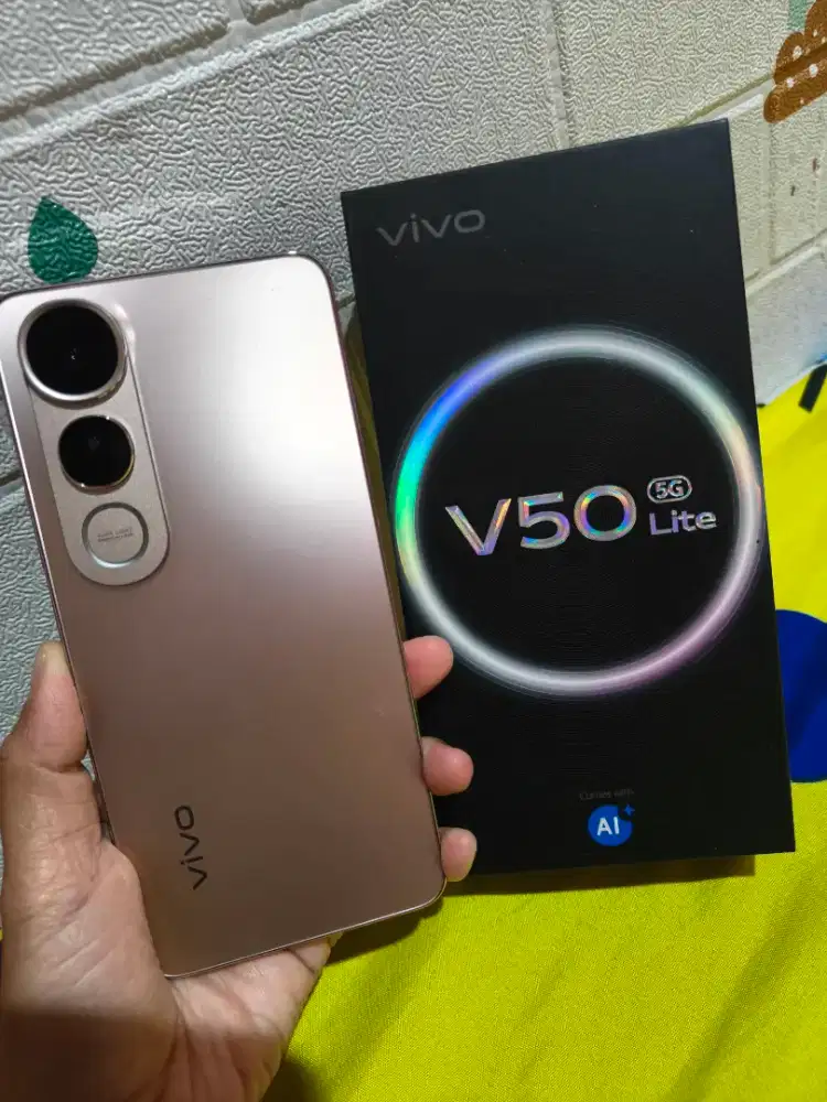 VIVO V50 LITE 5G RAM 8/256 MULUS LENGKAP NORMAL