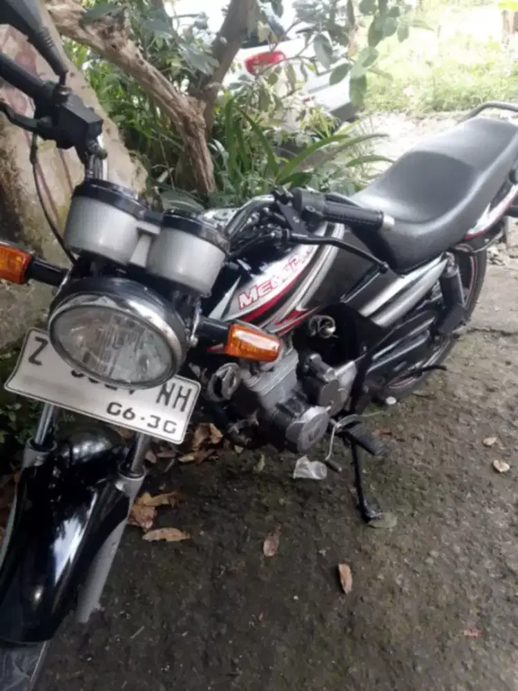 Megapro 2005 kumplit isi panjang mulus siap pake