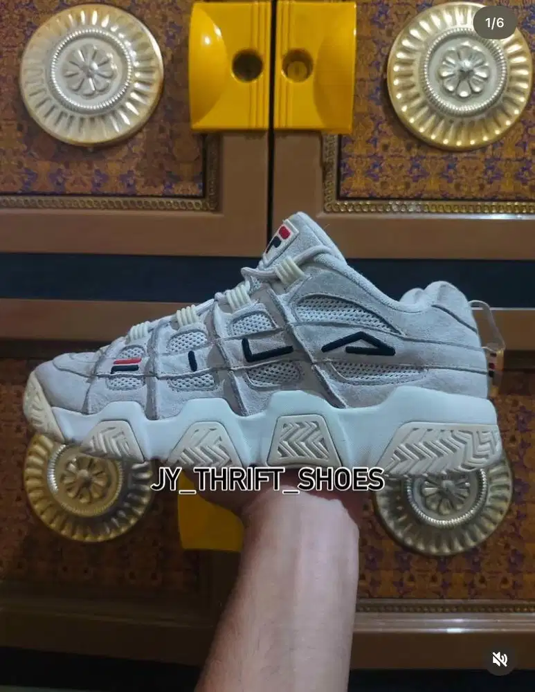 Dijual sepatu Fila Distruptor Low Beige