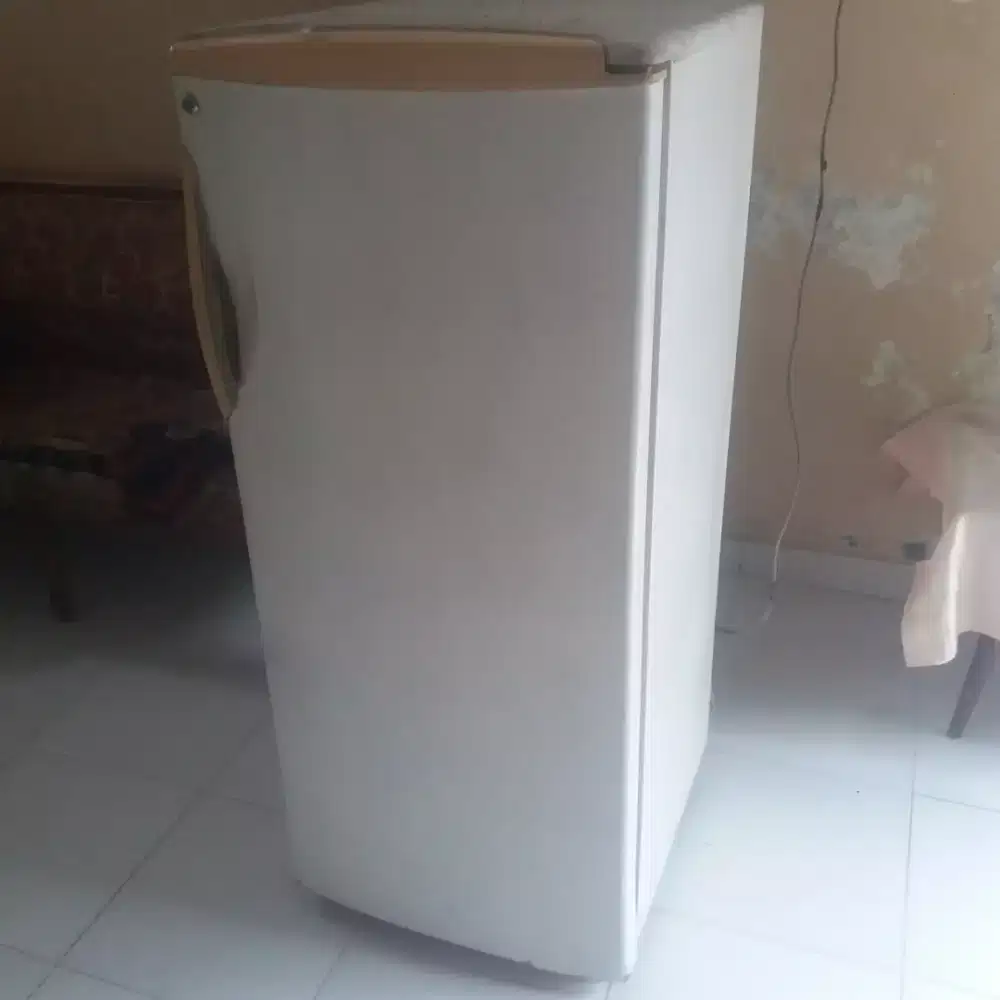 freezer 6 rak normal