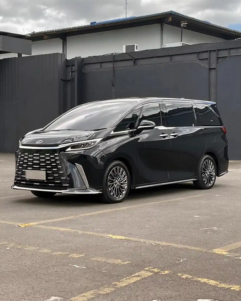 [ KM 5000 ] Lexus LM350h 7seater Hybrid 2023