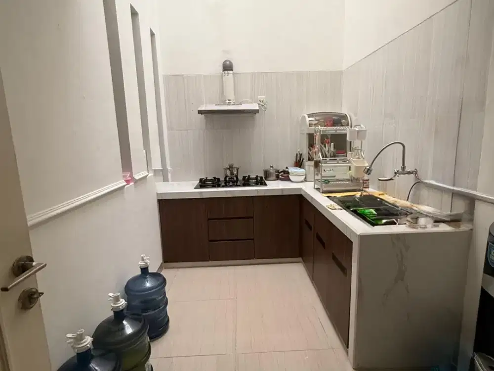 Rumah Dekat Akses Bandara dan Tol di Cluster Beverly Hills Duta Garden