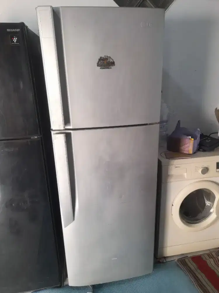 Kulkas 2 Pintu LG JUMBO